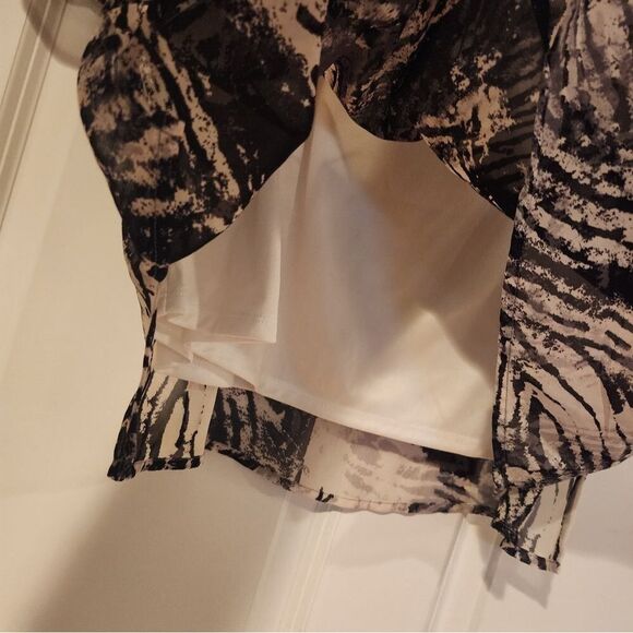 AGB black and beige patterned blouse 2x - Picture 5 of 5